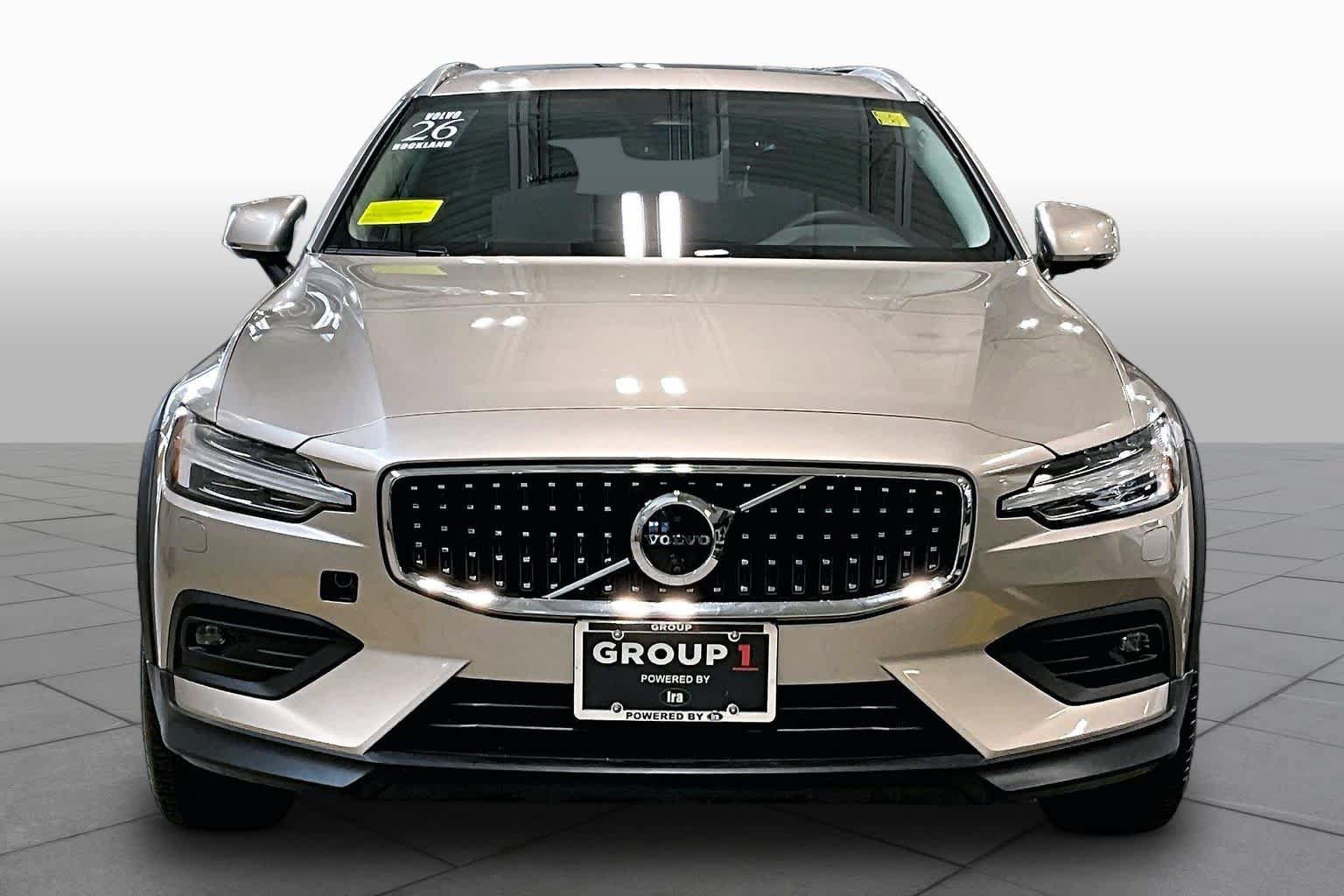 Certified 2026 Volvo V60 B5 Cross Country Plus AWD/4WD image 4