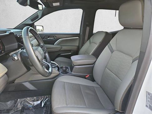 Used 2024 Chevrolet Colorado ZR2 w/ ZR2 Convenience Package III AWD/4WD image 23