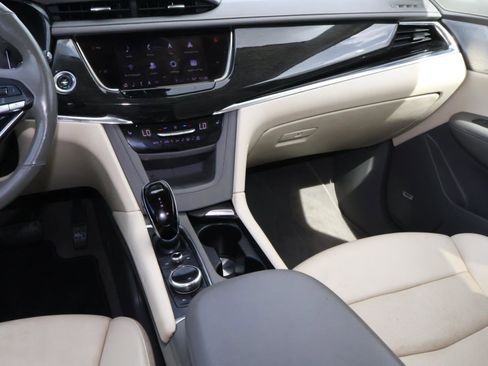 Certified 2021 Cadillac XT6 Premium Luxury image 17