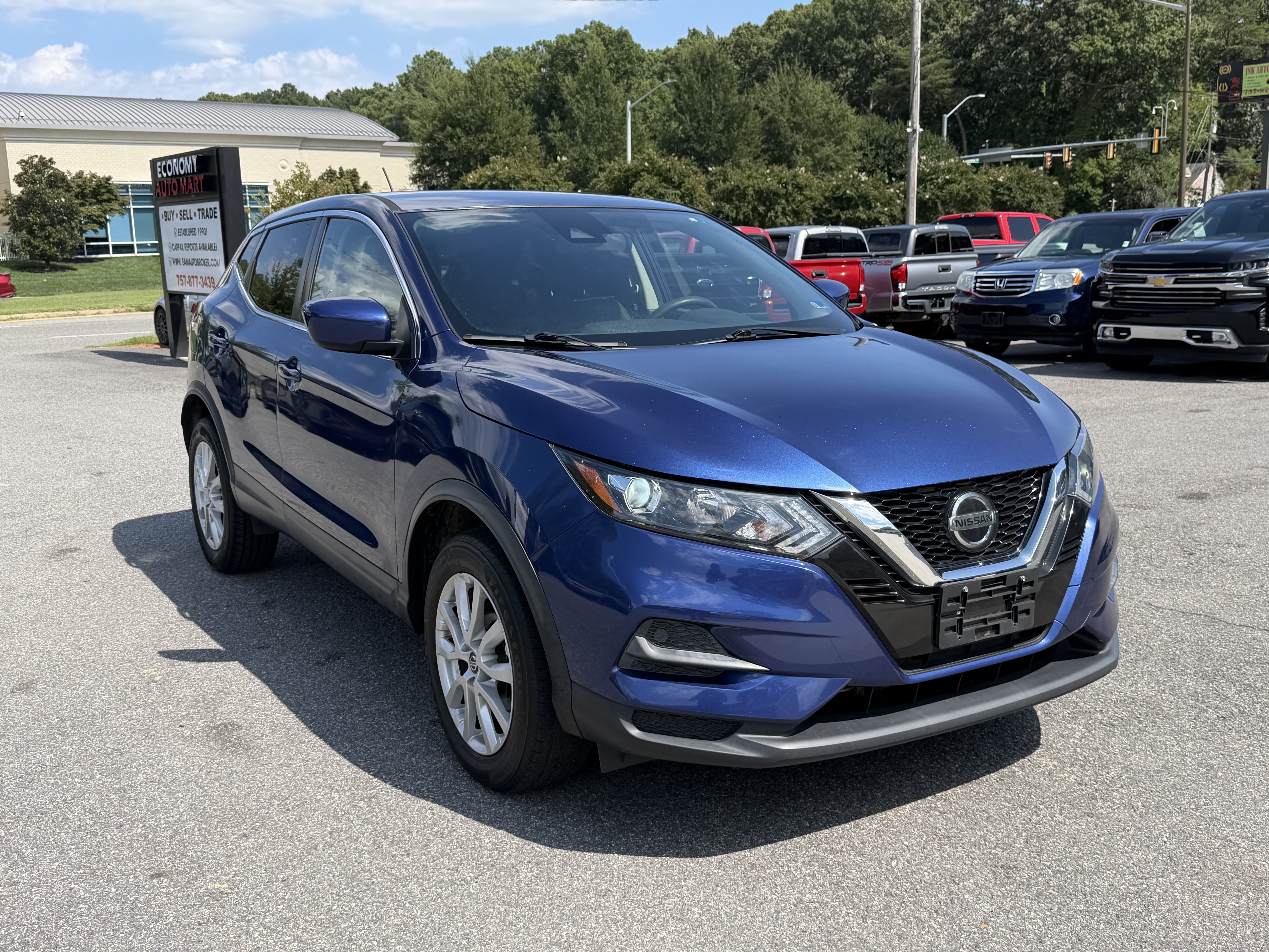 Used 2021 Nissan Rogue Sport S FWD image 3