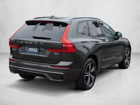 Used 2022 Volvo XC60 B5 R-Design image 5