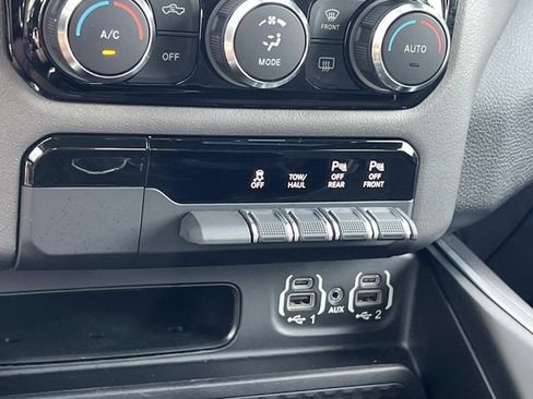 Used 2022 RAM 1500 Big Horn AWD/4WD image 22
