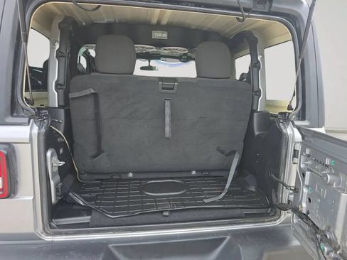 Used 2020 Jeep Wrangler Sport AWD/4WD image 15