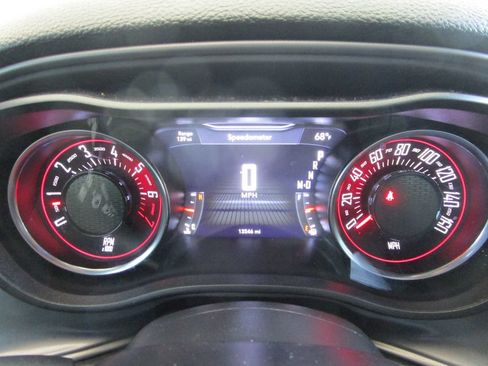Used 2023 Dodge Challenger SXT RWD image 26