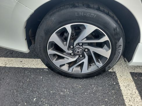 Used 2017 Honda Civic EX image 8