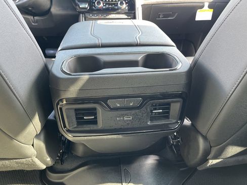 Used 2024 GMC Sierra 2500 AT4 w/ AT4 Premium Plus Package AWD/4WD image 22