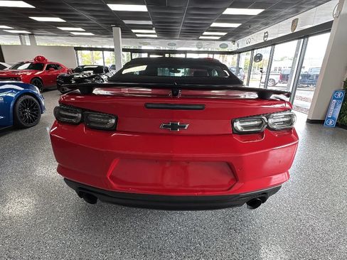Used 2019 Chevrolet Camaro SS RWD image 4