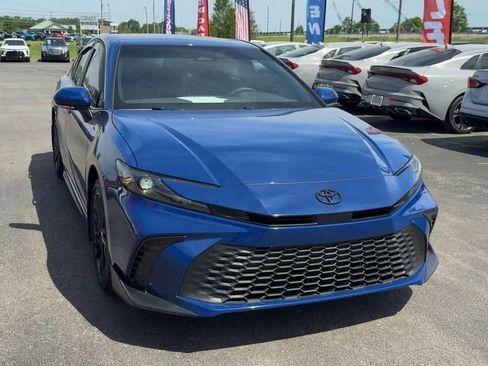 Used 2025 Toyota Camry SE w/ Convenience Package FWD image 9