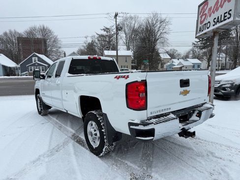 Used 2019 Chevrolet Silverado 2500 LT w/ LT Convenience Package image 3