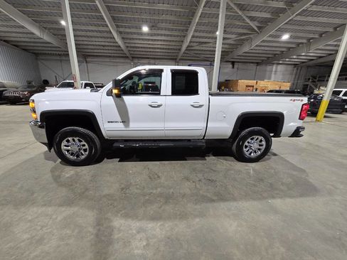 Used 2015 Chevrolet Silverado 2500 LT w/ LT Convenience Package AWD/4WD image 5
