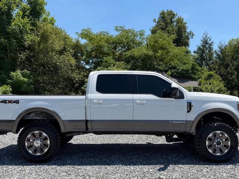 Used 2019 Ford F250 Lariat w/ Lariat Value Package AWD/4WD image 9