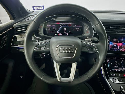Used 2023 Audi Q7 3.0T Premium Plus w/ Premium Plus Package AWD/4WD image 11