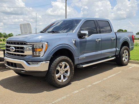 Used 2023 Ford F150 Lariat w/ FX4 Off-Road Package AWD/4WD image 11