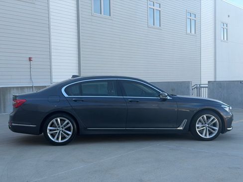 Used 2016 BMW 750i xDrive AWD/4WD image 2
