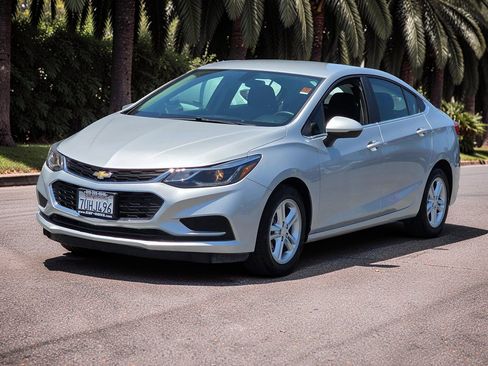Used 2016 Chevrolet Cruze LT w/ Convenience Package FWD image 4