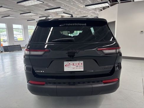 New 2025 Jeep Grand Cherokee L Limited w/ Black Appearance Package image 6
