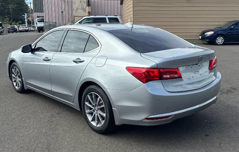 Used 2018 Acura TLX w/ Technology Package FWD image 5