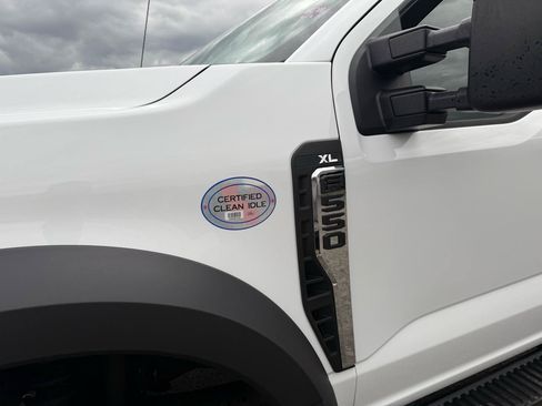 Used 2023 Ford F550 4x4 Regular Cab Super Duty image 5