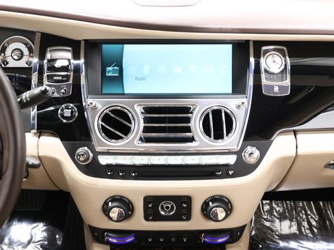 Used 2015 Rolls-Royce Wraith RWD image 46