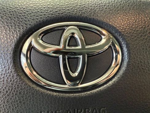 Used 2023 Toyota Sienna XLE image 17