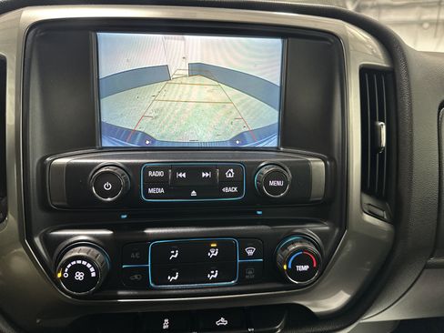 Used 2018 Chevrolet Silverado 1500 LT w/ LT Convenience Package AWD/4WD image 23