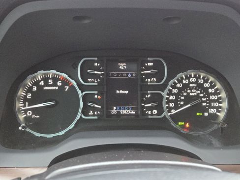 Used 2019 Toyota Tundra Limited image 26