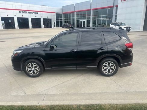Used 2019 Subaru Forester Premium w/ Popular Package #1 AWD/4WD image 7
