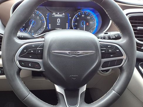 Used 2023 Chrysler Voyager LX image 16