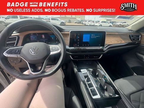 Used 2025 Volkswagen Atlas SE image 10
