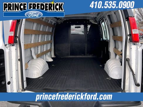 Used 2024 GMC Savana 2500 G25 w/ Driver Convenience Package image 28