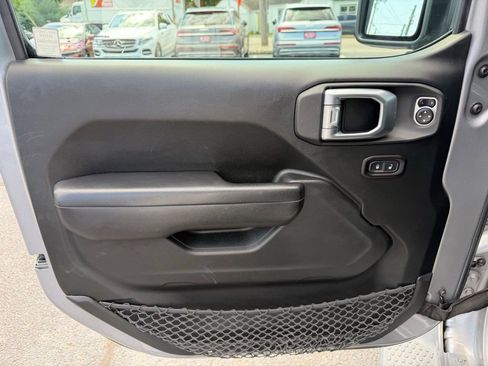 Used 2019 Jeep Wrangler Unlimited Sport AWD/4WD image 12
