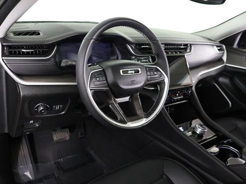 Used 2022 Jeep Grand Cherokee L Limited AWD/4WD image 32