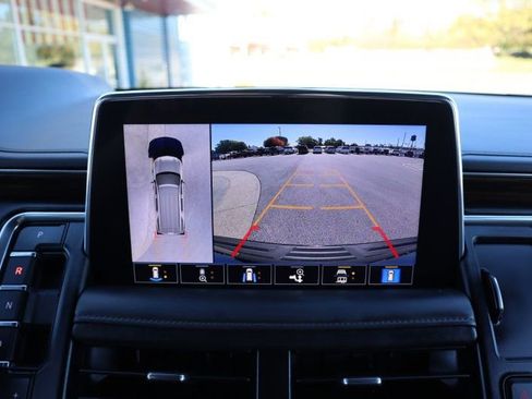 Used 2021 Chevrolet Suburban High Country w/ Premium Package image 13