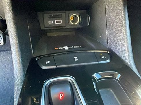 Used 2023 Chevrolet Bolt EUV LT w/ Comfort Package image 17