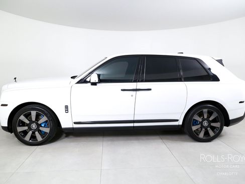 Certified 2023 Rolls-Royce Cullinan w/ Cullinan Package AWD/4WD image 3
