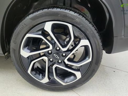 Used 2025 Chevrolet Trax RS w/ Driver Confidence Package FWD image 58