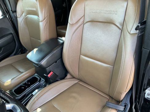 Used 2022 Jeep Gladiator Rubicon w/ Cold Weather Group image 36