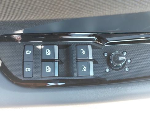 New 2026 Audi Q3 quattro 2.0T AWD/4WD image 31