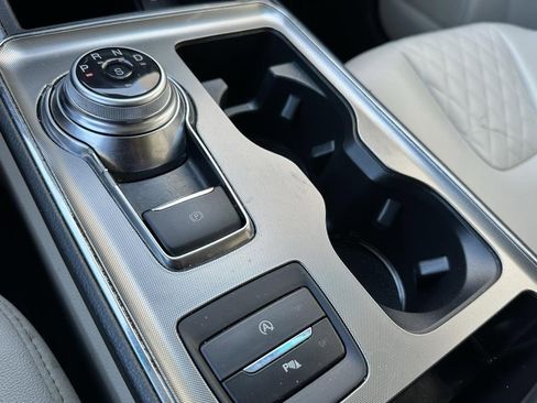 Used 2024 Ford Edge Titanium image 17