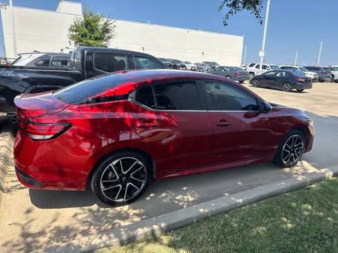 Used 2024 Nissan Sentra SR FWD image 3