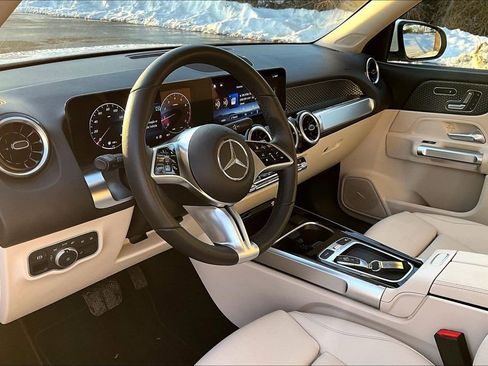 Used 2026 Mercedes-Benz GLB 250 4MATIC image 13