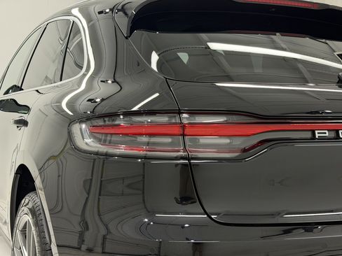 Certified 2023 Porsche Macan S AWD/4WD image 18