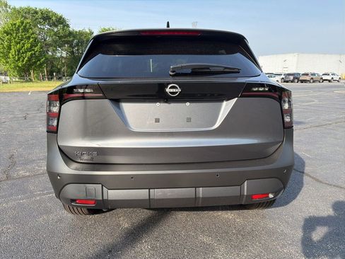 New 2026 Nissan Kicks SV w/ Charging Package FWD image 4