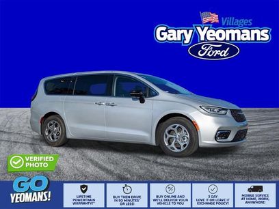 Used 2024 Chrysler Pacifica Limited