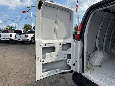 Used 2023 GMC Savana 2500 Extended w/ Driver Convenience Package RWD image 20