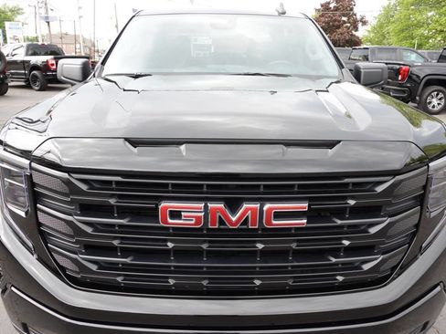 Used 2023 GMC Sierra 1500 Pro w/ Graphite Edition AWD/4WD image 7