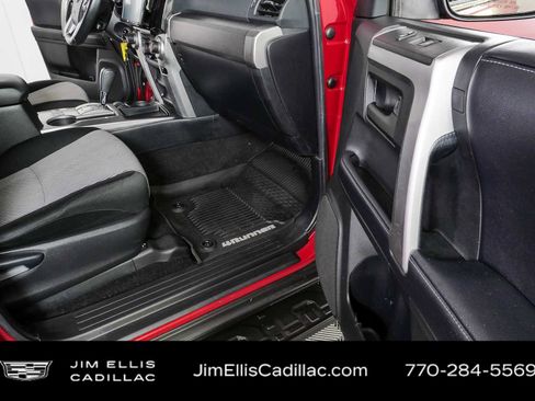 Used 2018 Toyota 4Runner SR5 RWD image 21