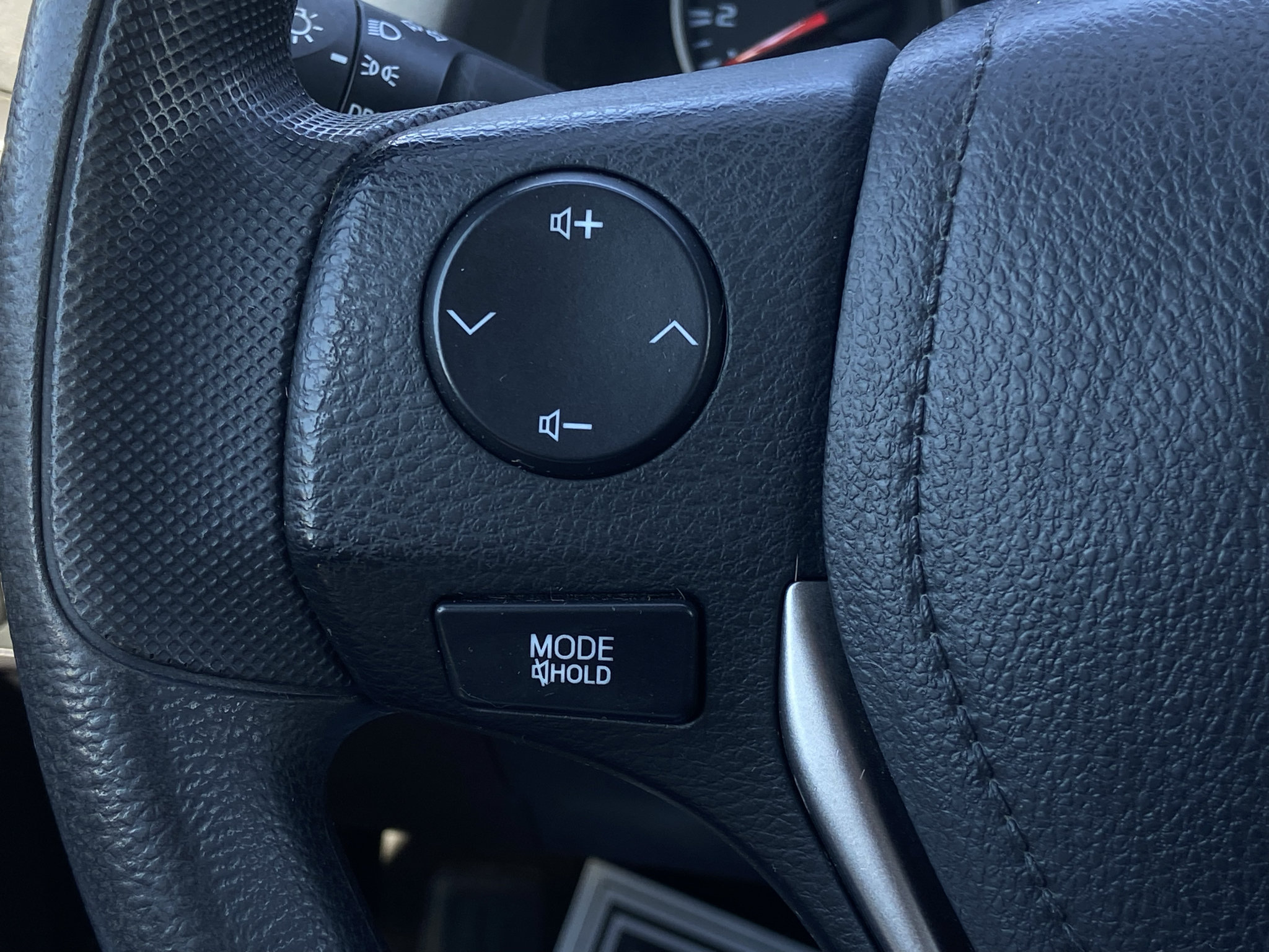 Used 2016 Toyota RAV4 LE FWD image 16