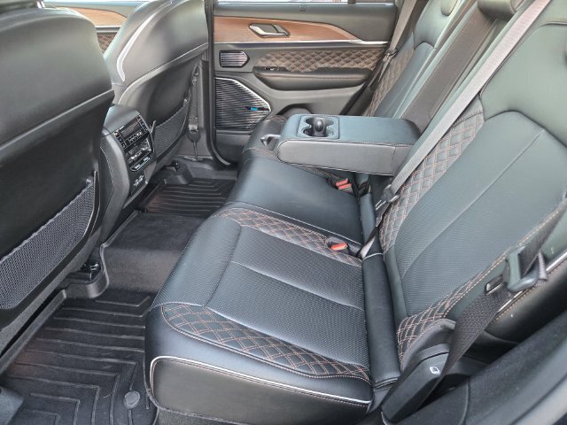 Used 2024 Jeep Grand Cherokee Summit w/ Adv Protech Group IV AWD/4WD image 15