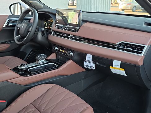 New 2026 Mitsubishi Outlander SEL FWD image 35